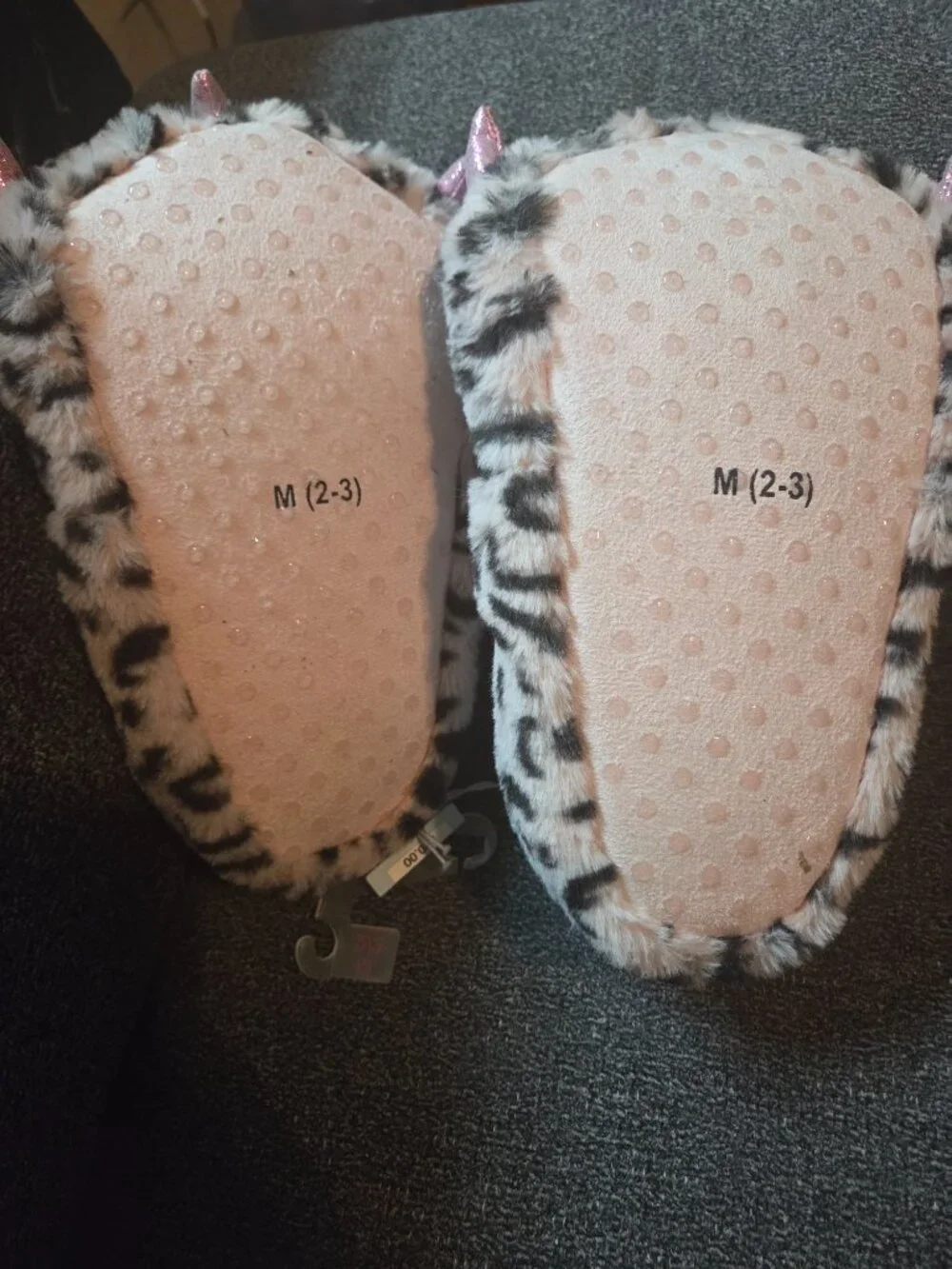 Cat & Jack  print claw slippers sz. M 2/3